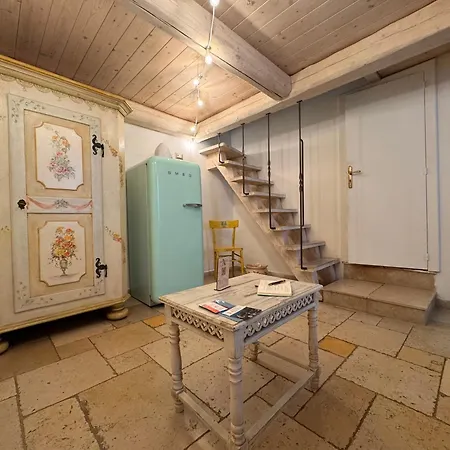 לינה וארוחת בוקר Casa Fiore 4*